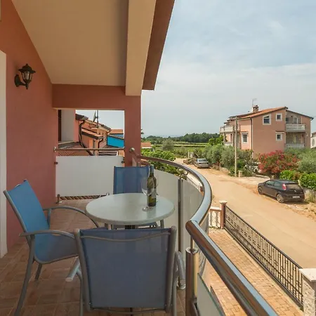 Marcela Apartman *
